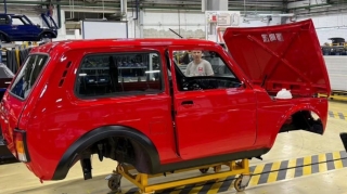 "Niva" yenidən ənənəvi rəngində istehsal ediləcək  