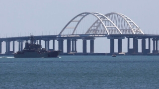 Krım körpüsündə hərəkət dayandırıldı