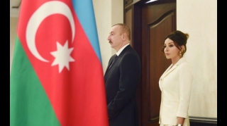 Ильхам Алиев и Мехрибан Алиева приняли участие в открытии отеля The Ritz-Carlton Baku