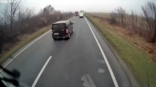 Azarkeşlərin olduğu mikroavtobus qəzaya düşdü: 7 ölü, 3 yaralı – ANBAAN VİDEO 