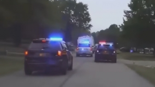 "Gəzən ev"i saxlamağa çalışan polislər film kimi anlar yaşayıb  - VİDEO