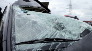 Gəncədə iki maşın toqquşub, 3 nəfər xəsarət alıb 