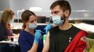 Peyvənd olunan gənclərə pulsuz pizza və taksi xidməti təklif olunur