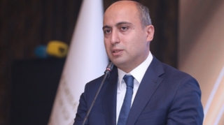 "Müəllimlərin sayı azalacaq, maaşlar artacaq" - Nazir 