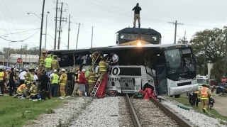 Misirdə qatarla avtobusun toqquşması nəticəsində 4 nəfər ölüb, 26 nəfər yaralanıb