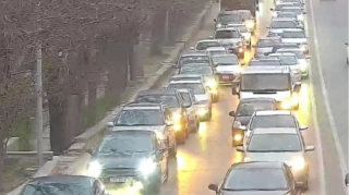 На каких улицах Баку 8 января наблюдаются транспортные заторы? 