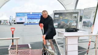 Prezident İlham Əliyev Suqovuşanda turizm kompleksinin təməlini qoyub 
