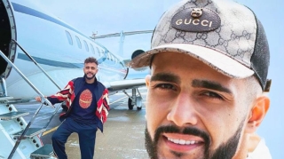 Azərbaycanlı bloqerin təyyarədə başına iş gəldi - FOTO 