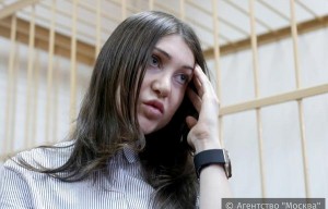 Rusiya erməni "avtoş" qızı buraxmadı