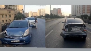 Qələbə dairəsində iki "Prius"  toqquşub  - VİDEO