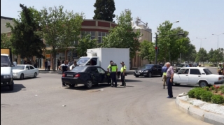 Gəncədə yük və minik avtomobilləri toqquşub  - FOTO