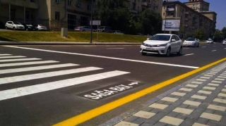 В Баку больше пешеходных переходов будут освещаться за счет солнечной энергии