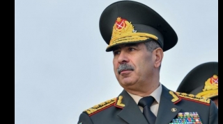 Министр обороны Азербайджана выразил соболезнование российской стороне