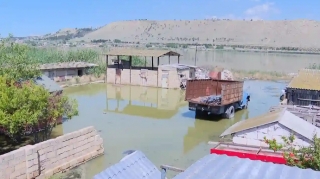 "Xocəsən gölü” daşdı, evlər suyun içində qaldı - VİDEO