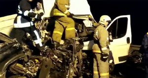 İki avtomobil toqquşdu: 6 nəfər öldü - VİDEO