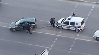 Bakıda polis maşını minik avtomobili ilə toqquşub