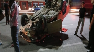 Gəncədə minik avtomobilləri toqquşub, xəsarət alan var - FOTO 