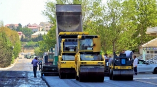 Bakının Bəhruz Nuriyev küçəsi  əsaslı təmir olunur  - FOTO