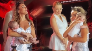 Konsertinə gələn körpəyə 7200 manatlıq jest etdi - VİDEO 