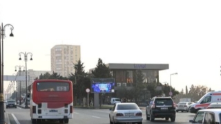Cibə girməyən avtobuslar və yanlış düşüncəli piyadalar: Bakı standartlara niyə sığmır? - FOTO 