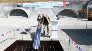 İlham Əliyev:  “Şərqi Zəngəzurun hərtərəfli inkişafı üçün avtomobil yolları xüsusi əhəmiyyət daşıyır”