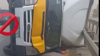 Bugünkü küləyin səbəb olduğu qəza  - VİDEO