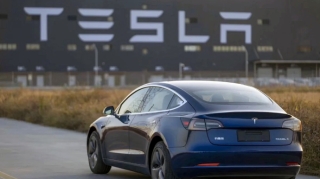 Tesla обязали отремонтировать тысячи машин 