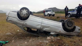 29 yaşlı qadın idarə etdiyi “Toyota”nı aşırdı;  4-ü uşaq, 9 nəfər yaralandı - FOTO 
