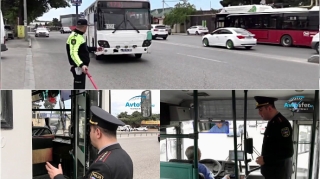 Yol polisi avtobus sürücüləriylə profilaktiki söhbətlər apardı - Sabunçuda - VİDEO 