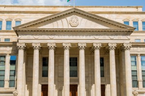 Ali Məhkəmə qəza törədən sürücünün şikayətini təmin edib