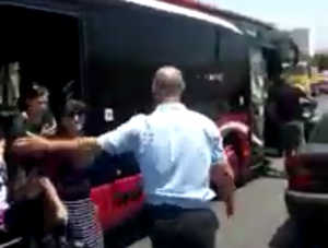 "Bakubus"un avtobusu qəzaya uğradı - VİDEO