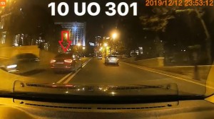 Prezident Administrasiyanın qarşısında "protiv" gedən sürücü - 10 UO 301 - VİDEO