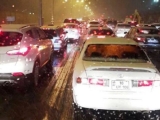 Qar yollarda tıxaca səbəb oldu - Bakıda