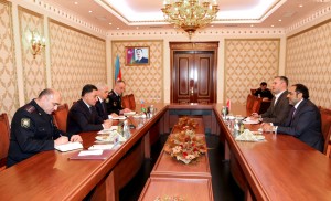 Ramil Usubov Birləşmiş Ərəb Əmirliklərinin səfirini qəbul edib