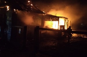 Ev yandı: 3 nəfər yanıb öldü  – Hadisənin GÖRÜNTLƏRİ