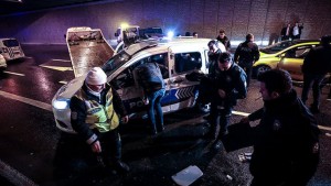 Taksi sürücüsü ilə polis arasında insident: 2 polis zabiti yaralandı - FOTO