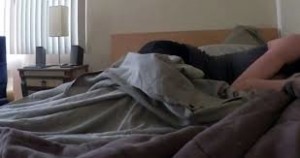 Arvadının alt paltarının fotolarını internetdə yaydı, nömrəsini kişilərə payladı