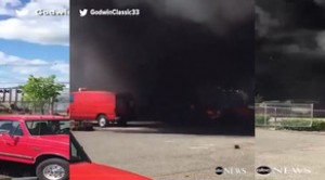 Biznes-klass sinfli təyyarə yaşayış evlərinin üzərinə düşüb - VİDEO