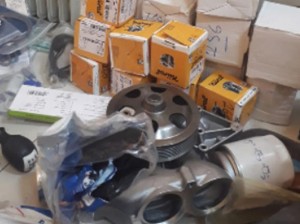 Qanunsuz yolla avtomobil ehtiyat hissələri gətirən şəxs saxlanılıb - FOTO