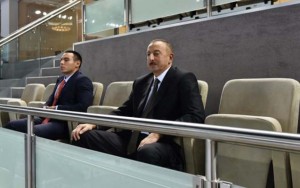 İlham Əliyev voleybolu izlədi - FOTOLAR