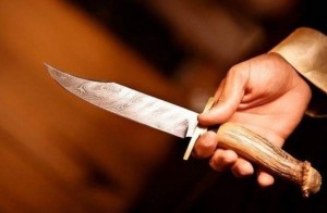 Mənzili qarət edən oğru ev sahibini bıçaqladı