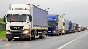 "Samur" gömrük postunda yük maşınlarının sıxlığı müşahidə olunur