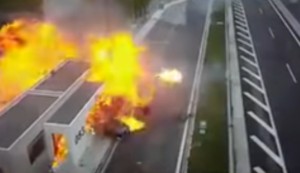 Milyonçunun oğlu yol qəzası törətdi: 4 ölü - VİDEO