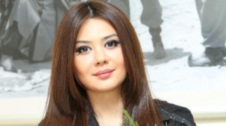 Rəqqasə Oksana övladının avtomobillə olan rəsmini paylaşdı  - FOTO