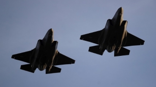 Пентагон приостановил прием истребителей F-35 