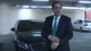 Manaf Ağayev lüks avtomobili ilə televiziyaya gəldi - VİDEO 