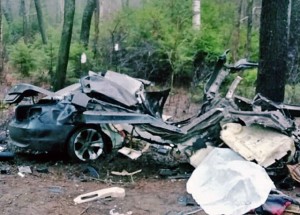 “BMW” döngədə 140-la ağaca çırpıldı: 2 nəfər hadisə yerində öldü - VİDEO