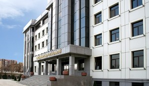 Bakı polisi: “Qanunsuz küçə ticarəti ilə məşğul olan AXCP-çinin siyasi mənsubiyyətilə əlaqəsi yoxdur”