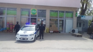 Xaçmazda mağazadan oğurluq etmək istəyənlər tutuldular  - FOTO