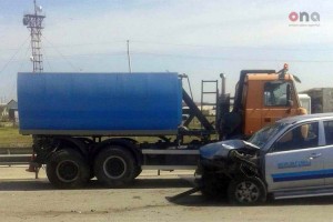"Azərsu"ya məxsus avtomobil qəzaya düşdü, xəsarət alanlar var - FOTO